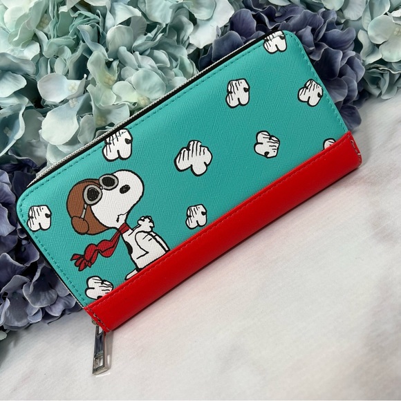 Peanuts Snoopy in Flight Clutch Wallet - Picture 2 of 14